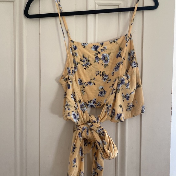 Lulus open back tank top - Picture 2 of 3